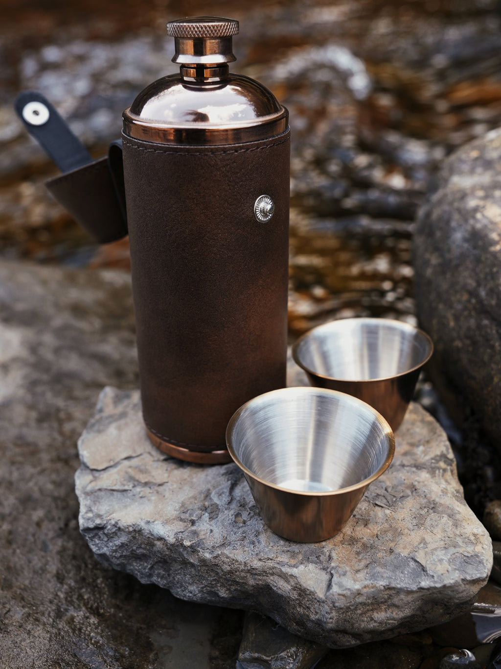 HUNTER'S SLOE GIN FLASK WITH SHOT CUPS