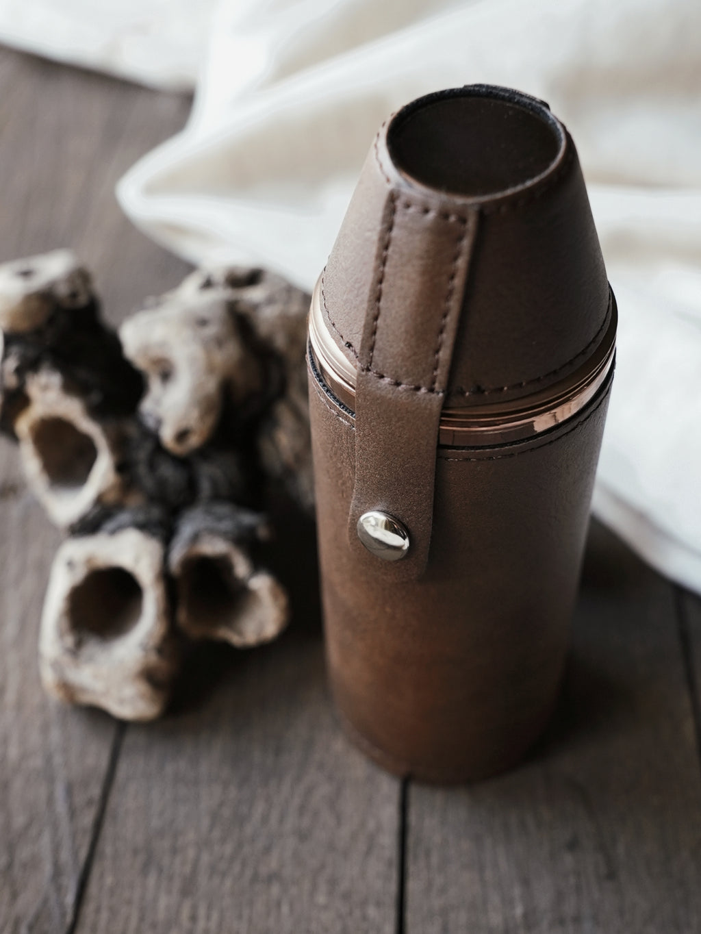 HUNTER'S SLOE GIN FLASK WITH SHOT CUPS