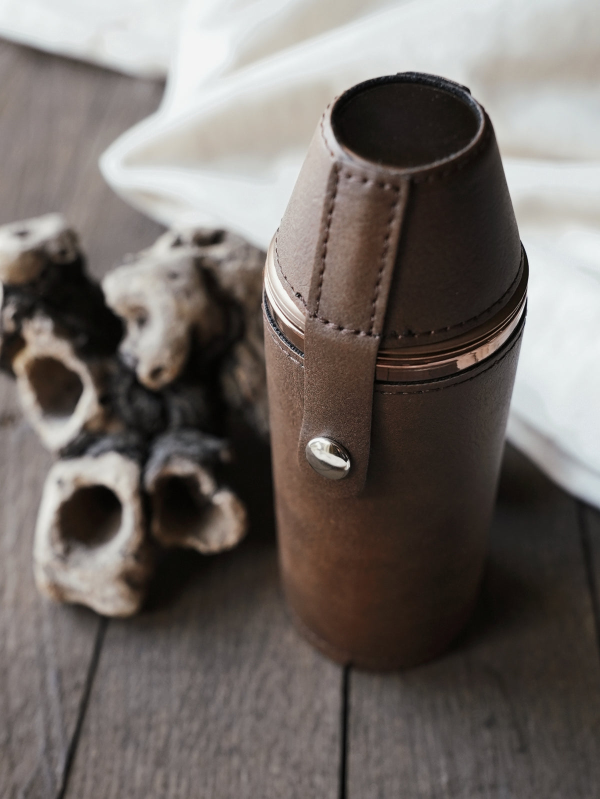 HUNTER'S SLOE GIN FLASK WITH SHOT CUPS