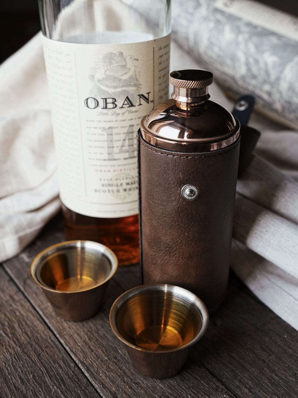 HUNTER'S SLOE GIN FLASK WITH SHOT CUPS