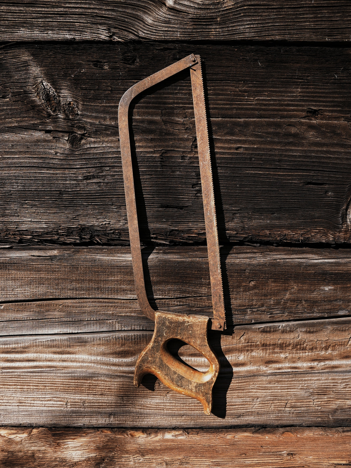 SMALL DECORATIVE VINTAGE HACKSAW