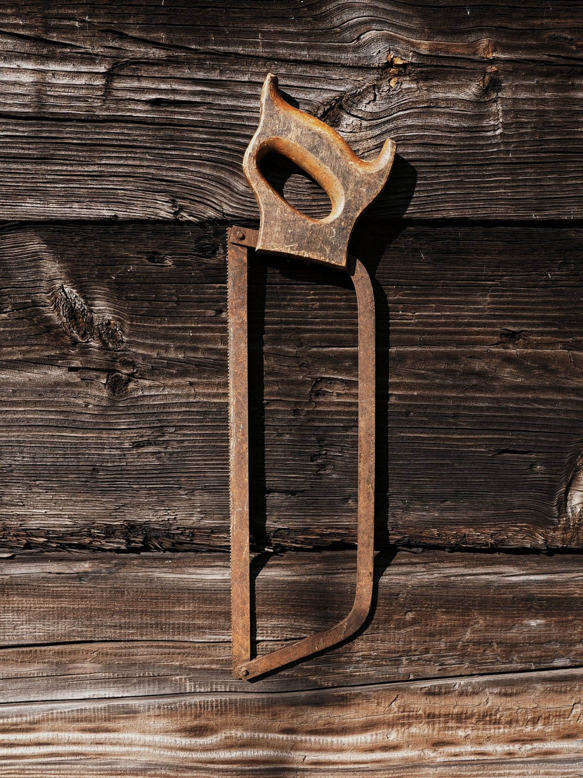 SMALL DECORATIVE VINTAGE HACKSAW