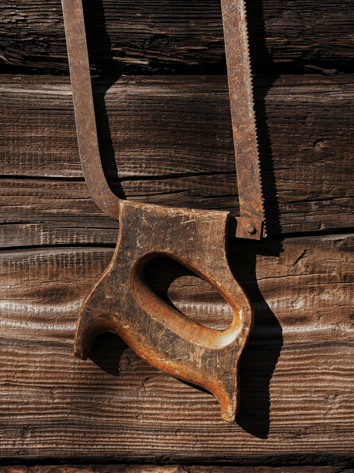 SMALL DECORATIVE VINTAGE HACKSAW